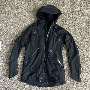 Lulu lemon fleeced lined raincoat/windbreaker
